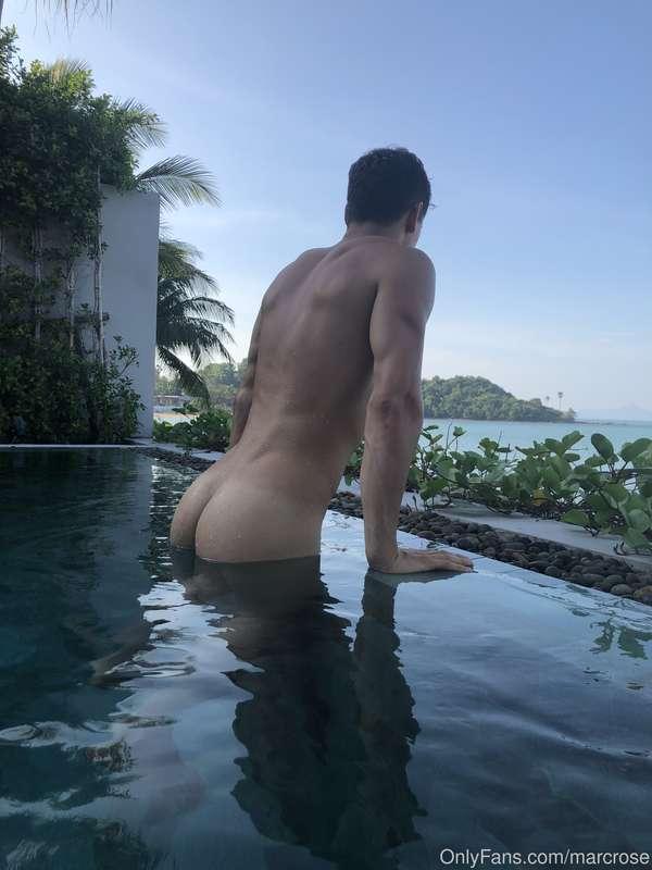 Love Swimming naked😍 press like if you wanna join me🔥💕if thi..