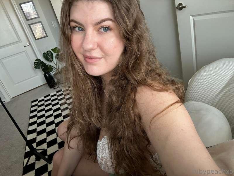 feeling pretty in white 🥺🤍