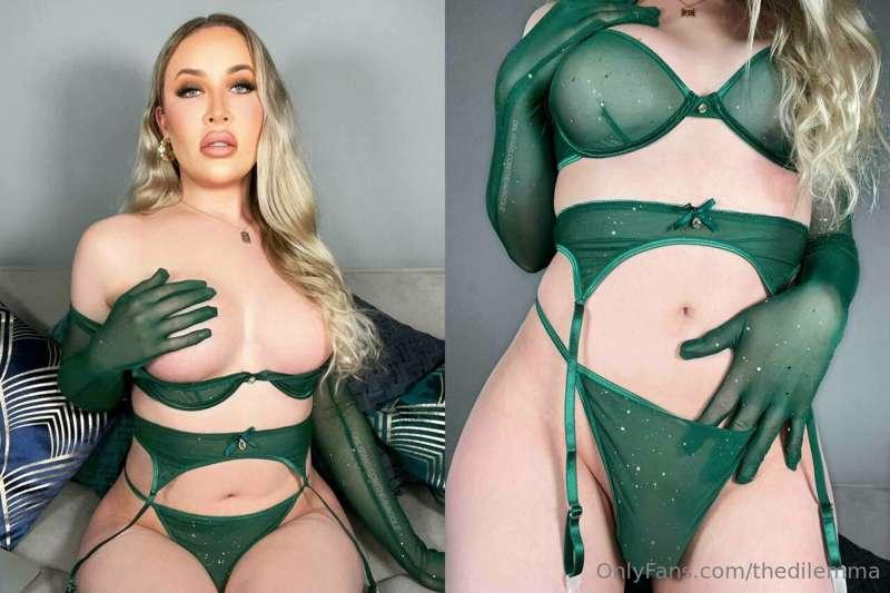 # ***BIG COCK BRITISH BOMBSHELL*** 🤤
@theavacole @theavacole..