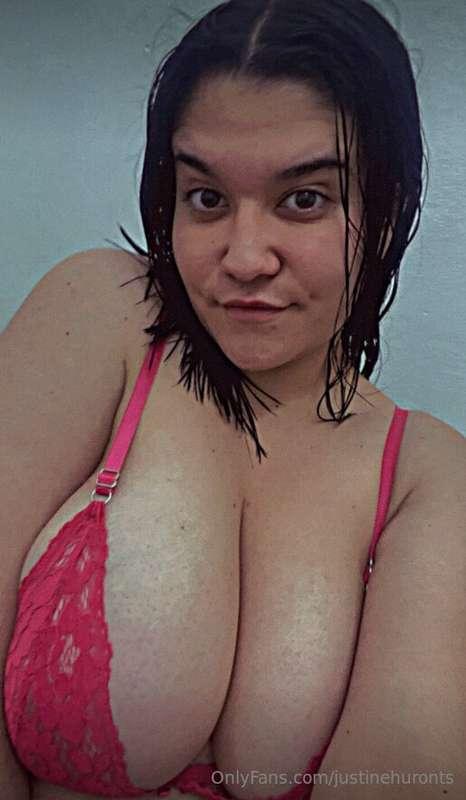 justinehuronts image #0