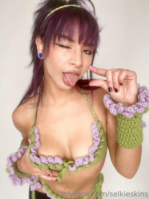 Feeling small? Because you sure do LOOK IT HAHAHAHA 🤣💀💕 im p..