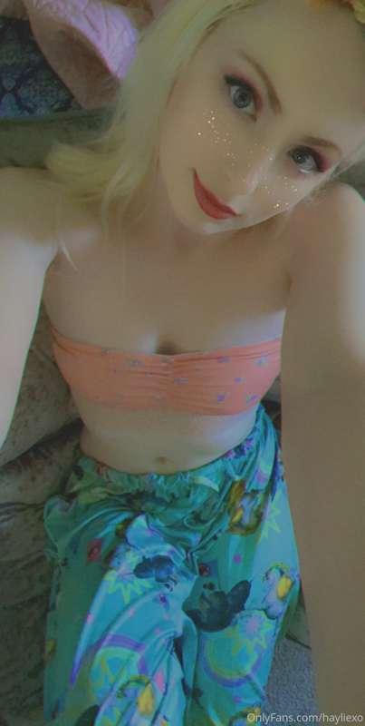 Things I need to buy
❌ New cosplay 
❌ New lingerie 
❌ Fuck-m..