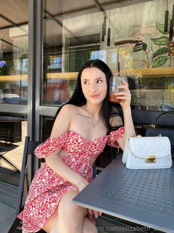 Smile is always in fashion! 😊💖 Enjoying a cozy evening and s..