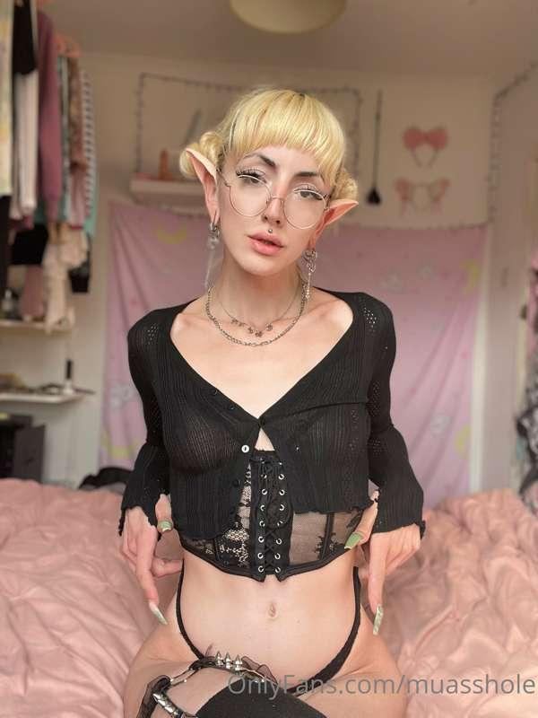 lil dark elf so bratty and breedable ( ˘ ³˘)♥︎