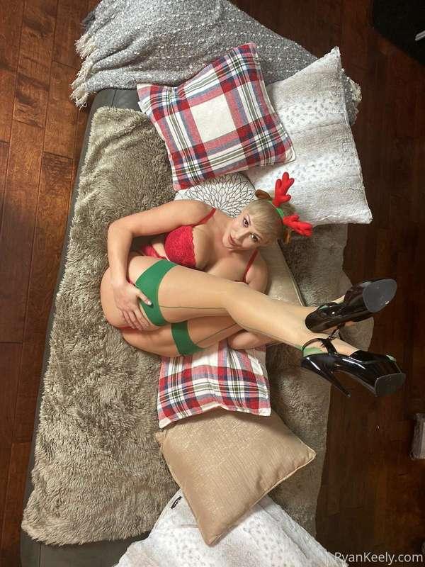 Can I lead your sleigh tonight? 🎄