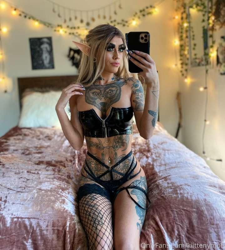 What’s on & underneath. 🖤⛓🖤