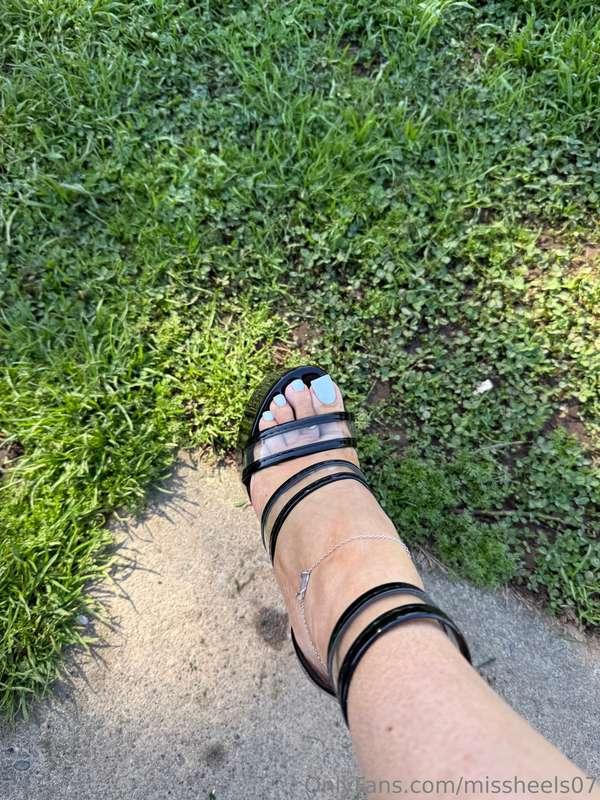 Love them 😍Would you like to see my new heels? 🥰