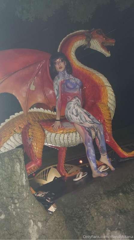 Body Paint adventure with #Dollfille. I was her model for gr..