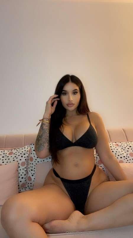 Struggling with how hot & horny I am for you 