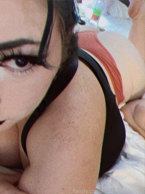 mushroombitchx image #3