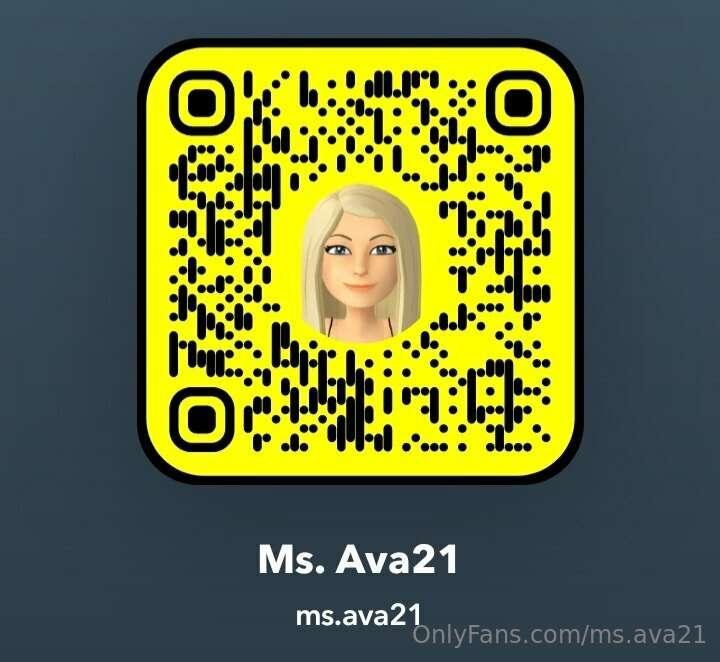 Come say hello on SnapChat!! 💋  https://share.snapchat.com/m..