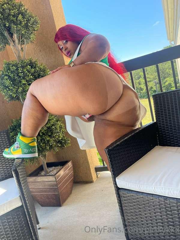 Hey babe! Hop in my.. DMS 😉 and cum play with me