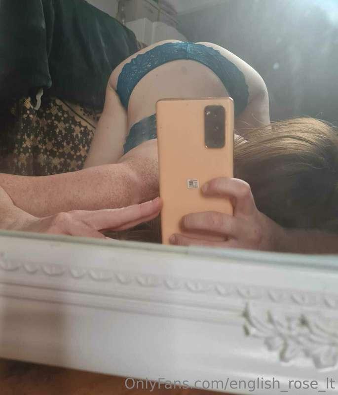 Who want to bend me over like this? 🥵