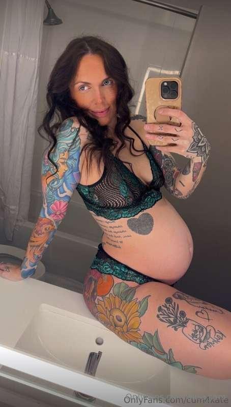 My 8 months pregnant bestie, @cum4kate is horny and in need ..