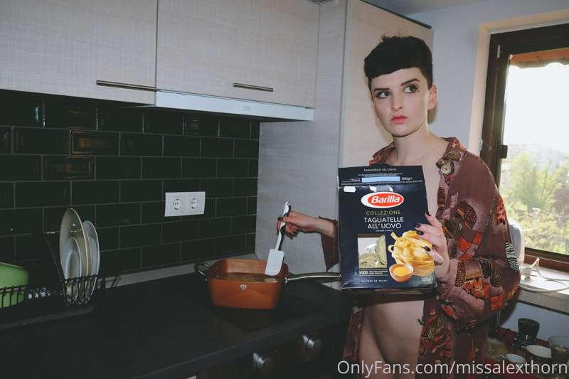 Makeshift pasta night at Yvie's place. Who's joining? :D