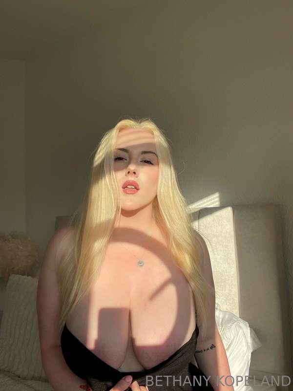 Did you miss me & my boobs?🥰😋