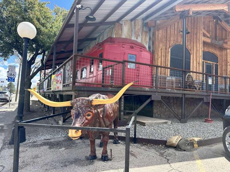 Railroad car diner!!! 