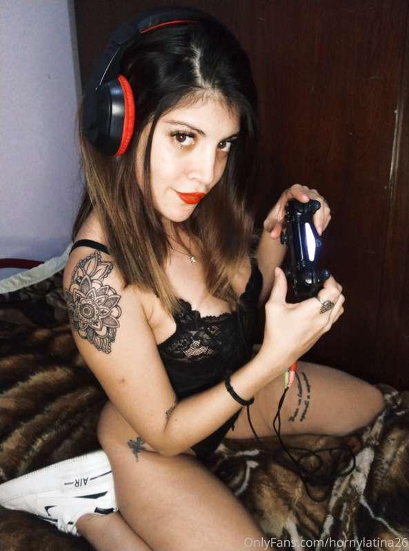 🔥🔥Gamer girl wanting to play but DIRTY 🔥🔥