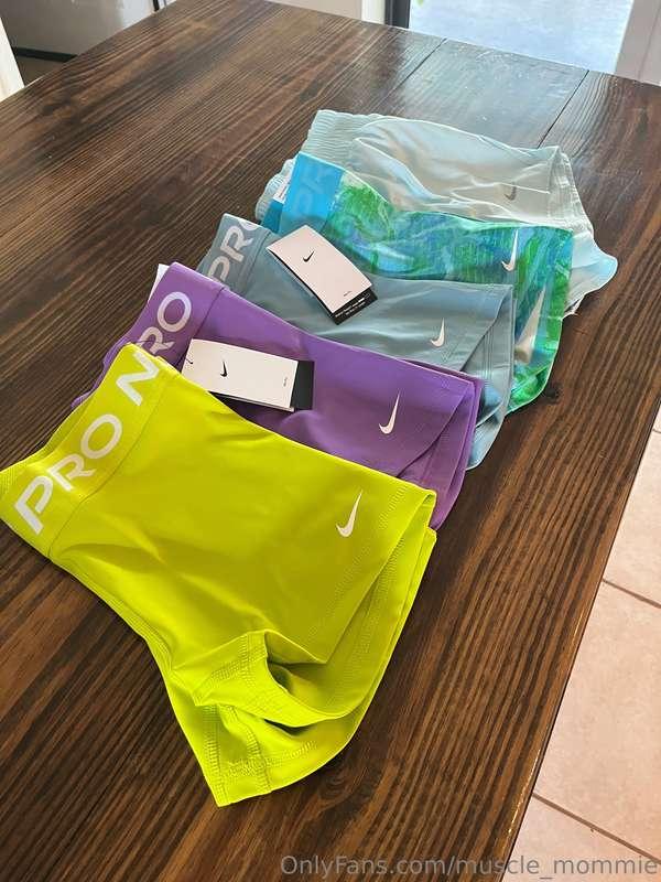 Who likes Nike pros? 🍑 Just got some new pairs! DM me if you..