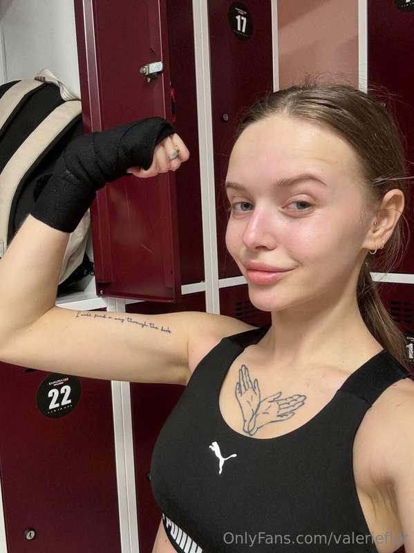 How do you like my biceps? 😂
Now I regularly go to boxing tr..