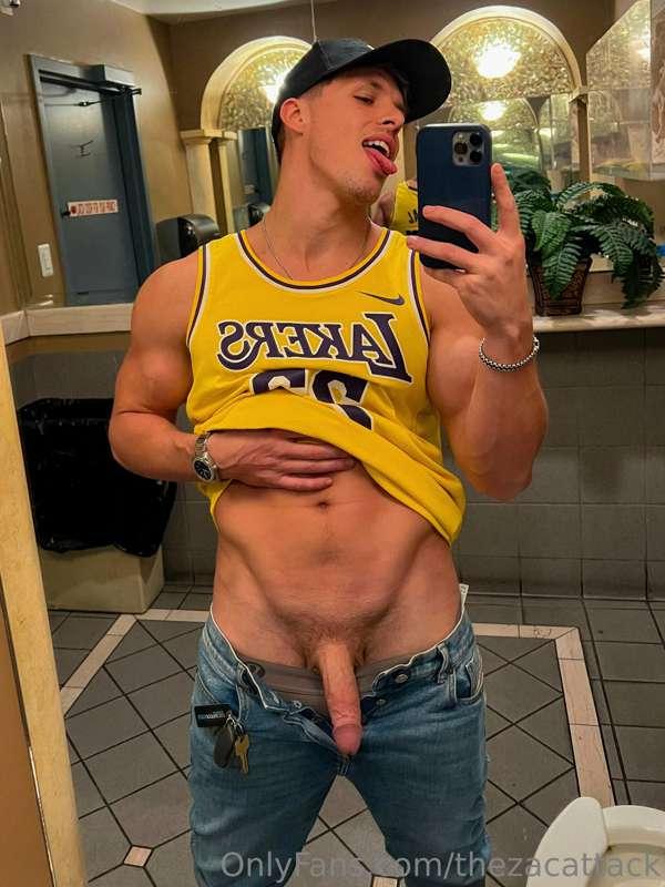On your knees… now 🥵😈
