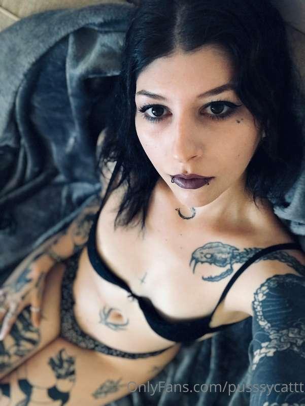 Go check my premium page for nudes 😻