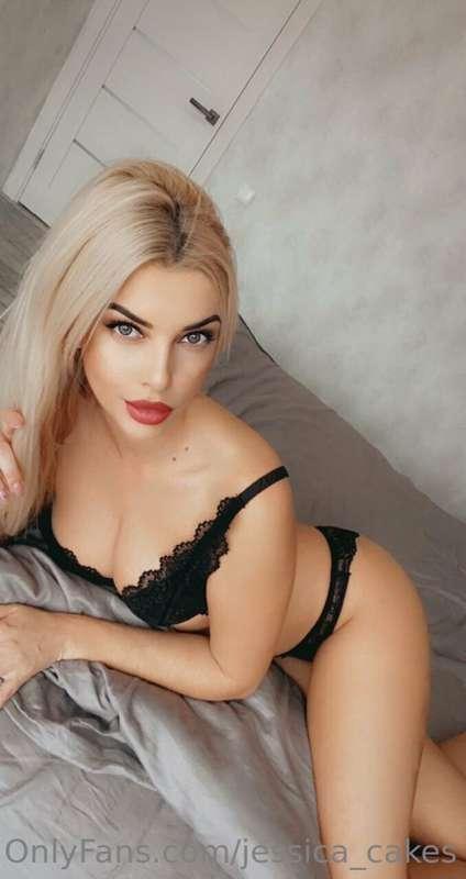 Can i join to your bed?🛏 you have free place for me there?🔥