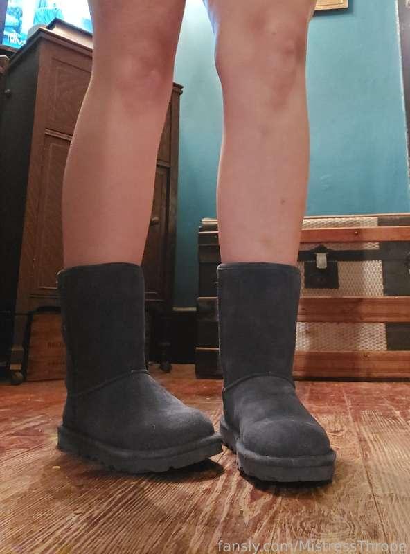 I got new fuzzy boots!!! 
So to officially break them in, I decided I'd show them off nude. I went for a walk this morning in them, came home and got nude. 
I know, I'm so predictable lol. 

#fyp #boots #nude #hairypussy #smallboobs #shoes #footworship #goddess 