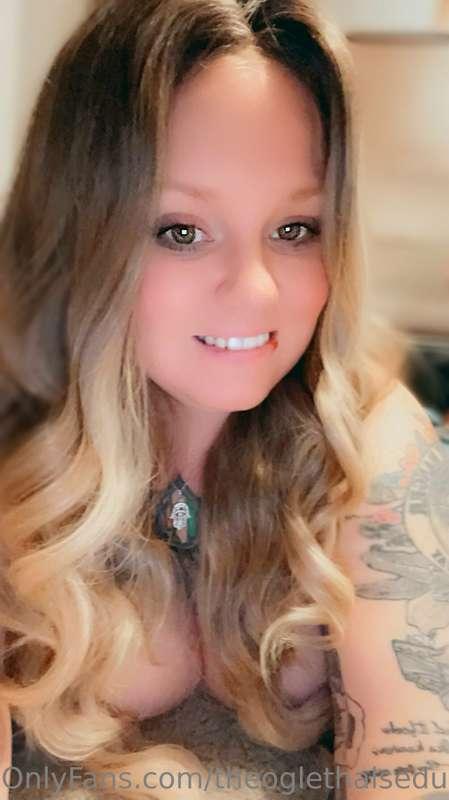 Quick photo dump! *long hair, big tit fetish 🫦