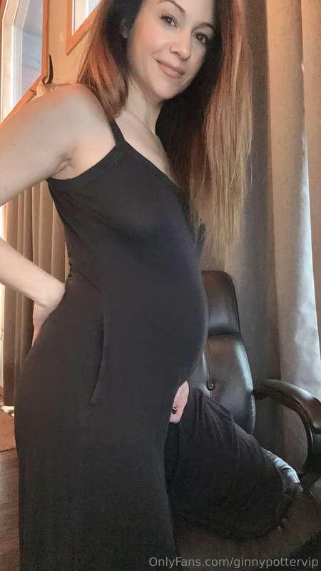 Swipe to see my bump!!