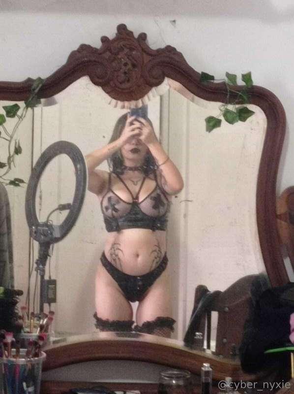 I'm feeling so sexy in this lingerie set