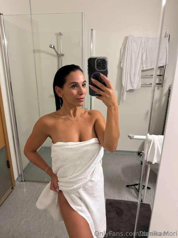 wanna come get wet with me? 💦