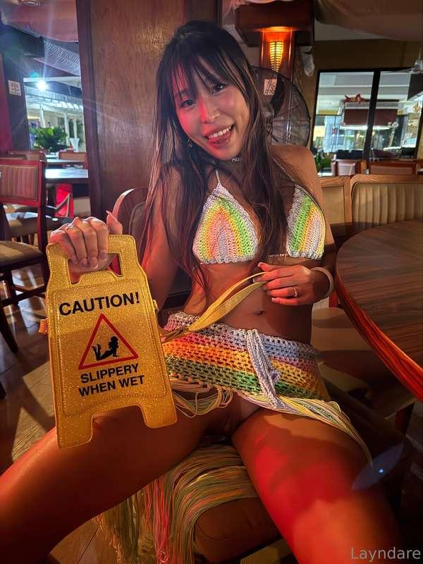 Alina’s pussy peaking out at the buffet 😜