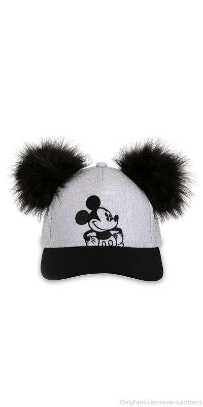 Hey Y’all. I found this Mickey hat last night shopping cuz I..