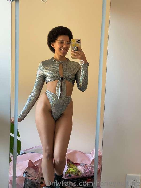 Under the skirt from tiktok