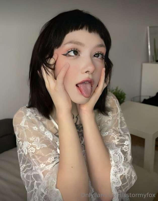 Slutty babe @byebblue1
loves to shake in orgasm when she pla..