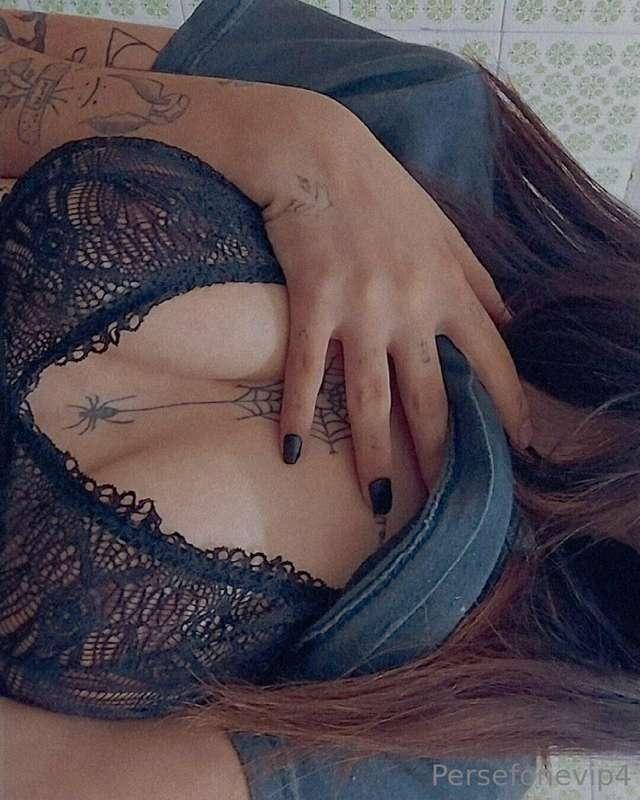 My boobs are looking for an owner🥵