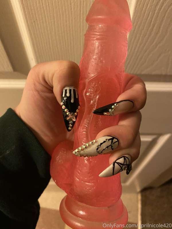 Soooo.... Who wants to see me Do some super dirty things wit..