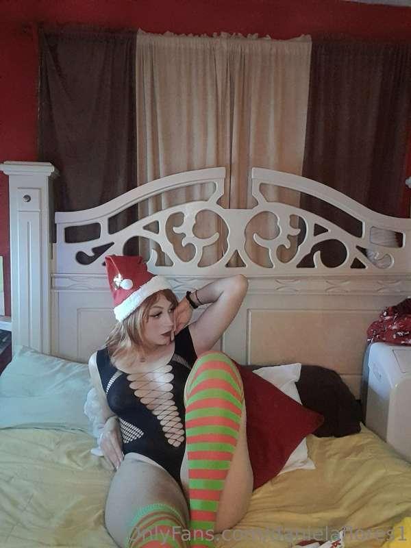 danielaflores1 image #1