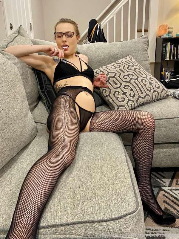 💋🍑 Tips make me 💦

Hello new fans 😍💋💕 W O R S H I P MY B O O..