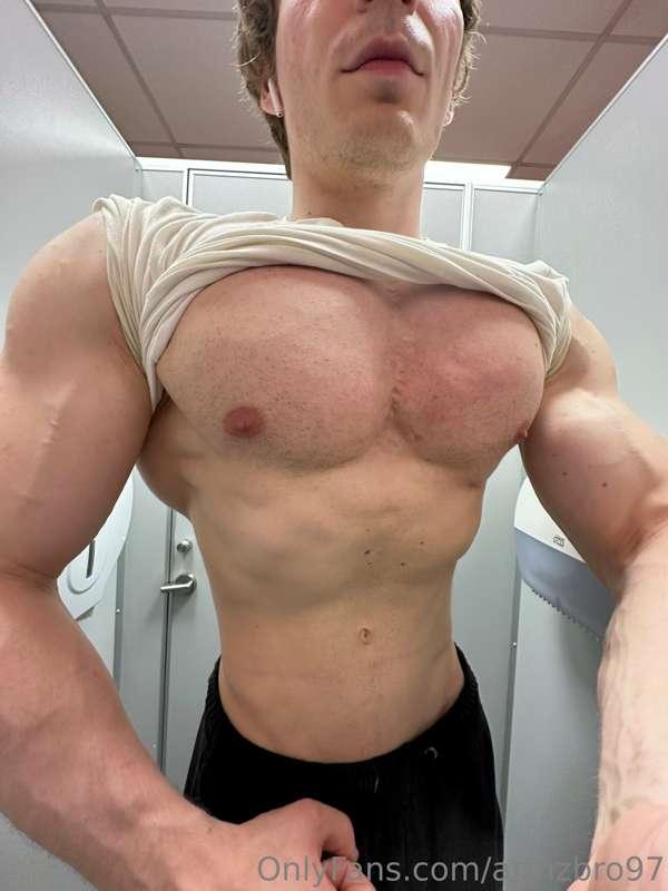 armzbro97 image #0