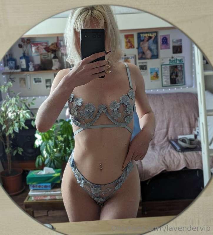 I should really wear this set more
