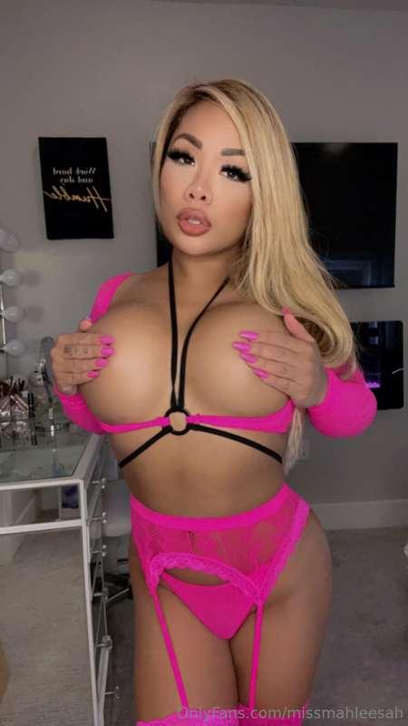 Say hi if you wanna see what's underneath 👀