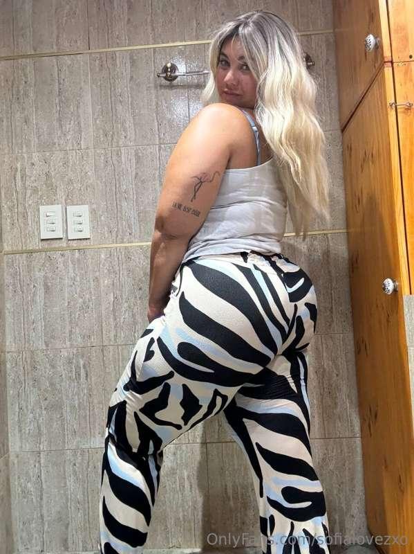 caught you staring at my back 😋