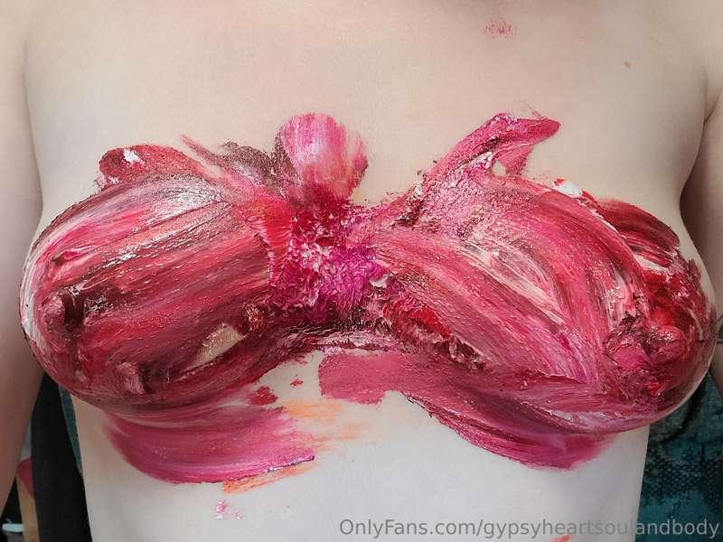 Painting is one of my favorite hobbies 😋