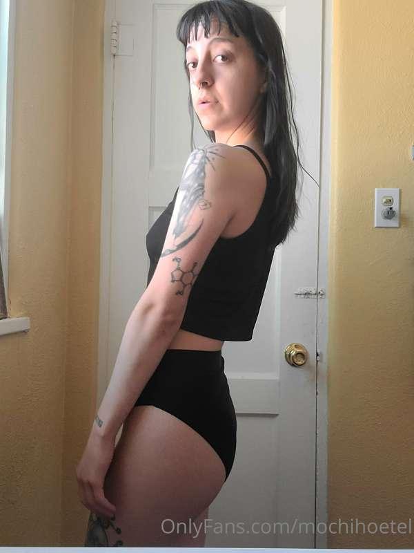 i'm alive <333 real talk i'll be on hiatus for a bit. my bod..