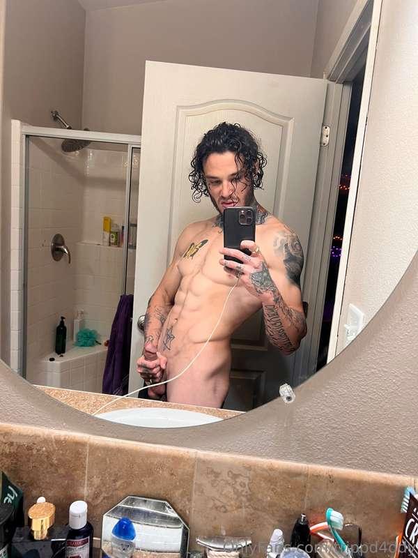 Which one you lickin first 🍑 or 🍆💦?