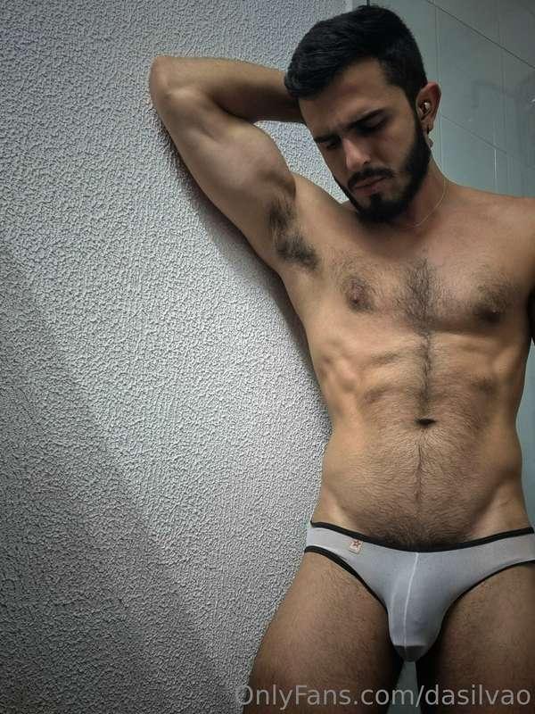 How many likes for this photo? 😏