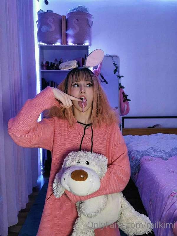 Take me home🏠 daddy and take care of me (′ꈍωꈍ‵)
Let me know ..