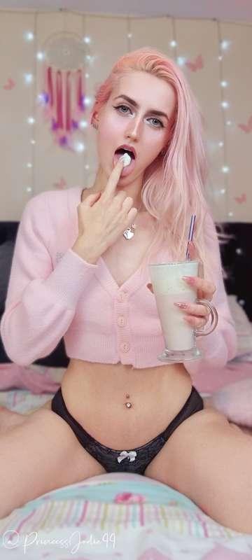 👅👅
